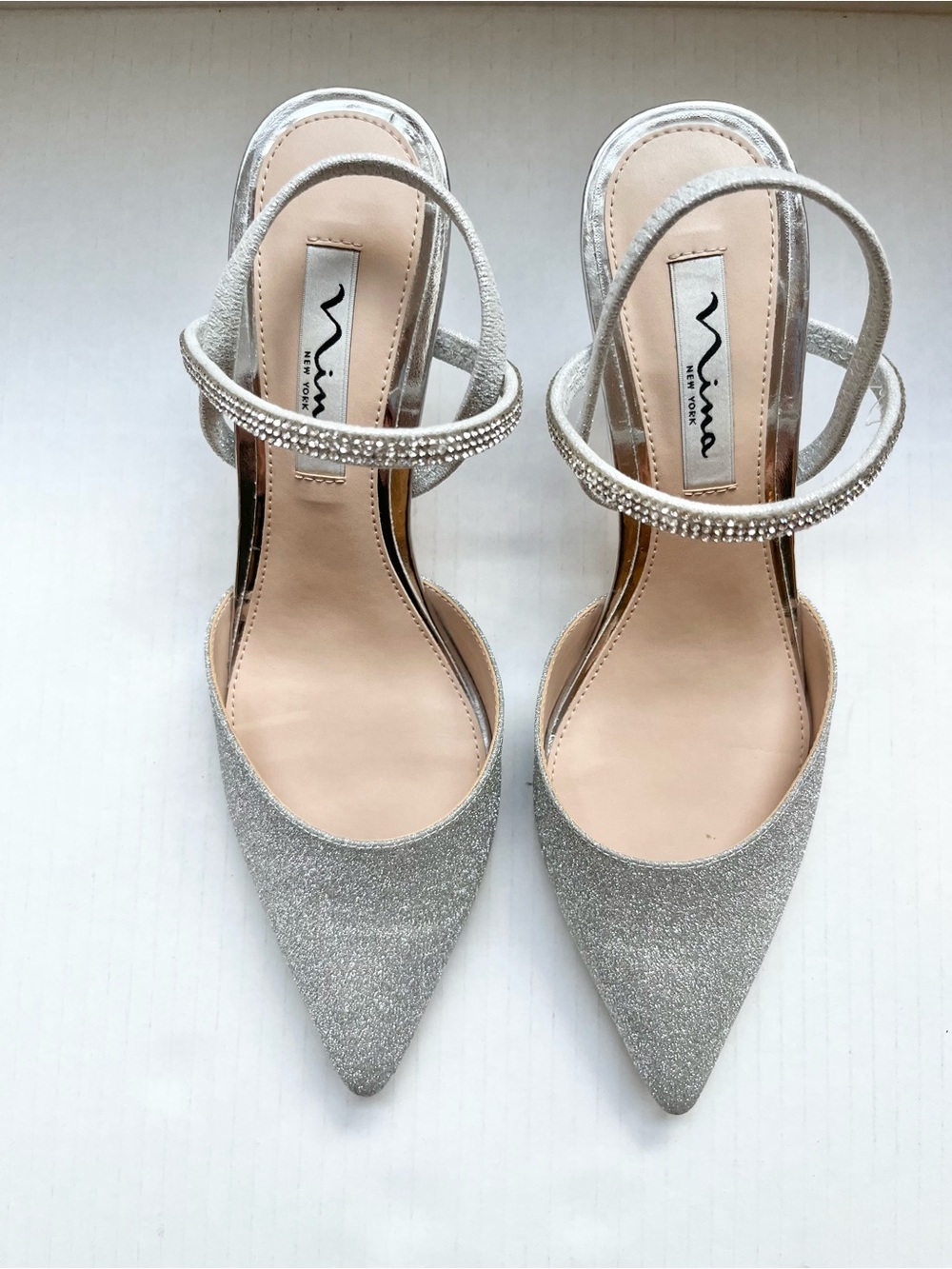 Nina Billie Shimmering Silver Glitter Pointed Toe Slingback Heeled Shoe. 
Sz 8